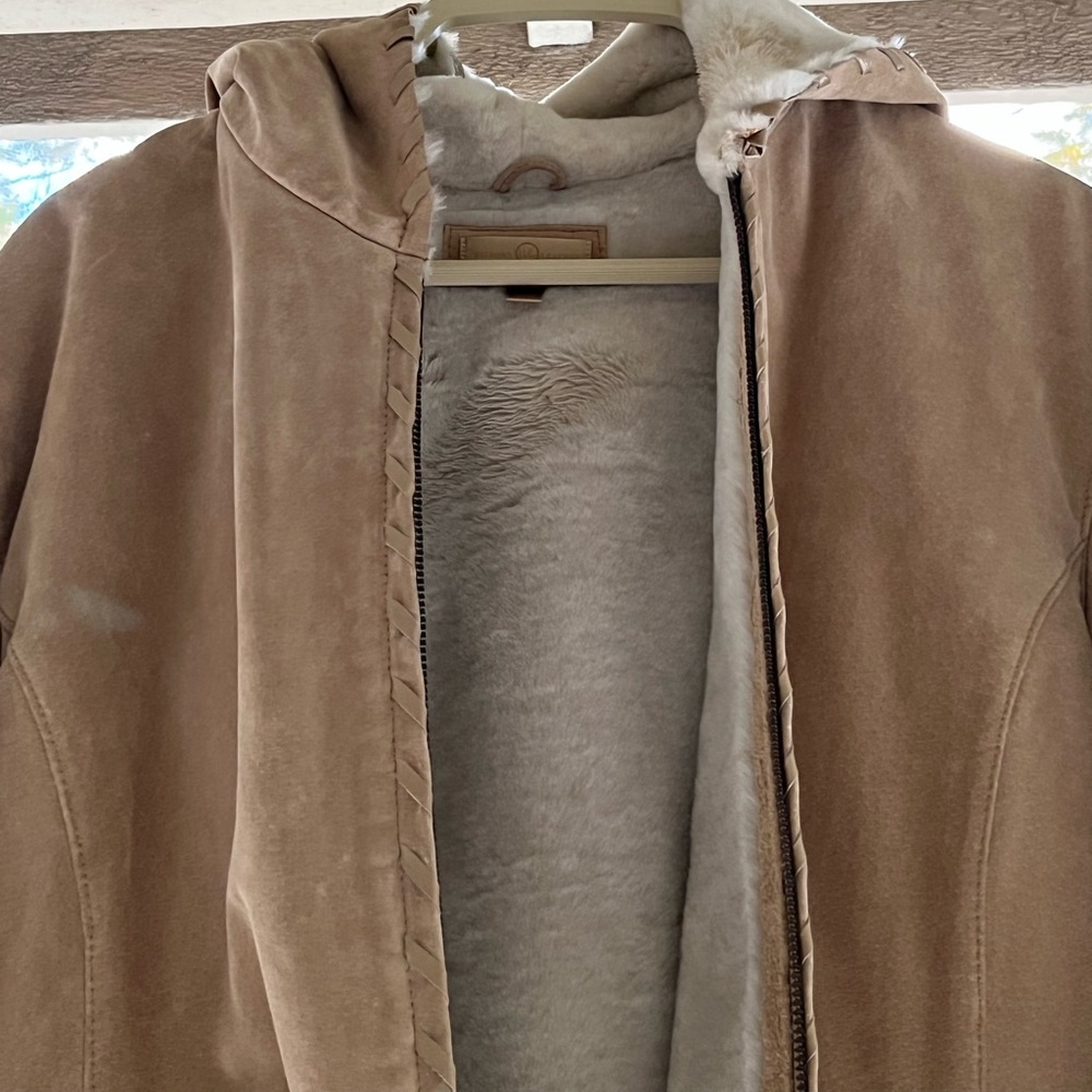 Wilson’s suede leather coat, size large excellent used condition tan
